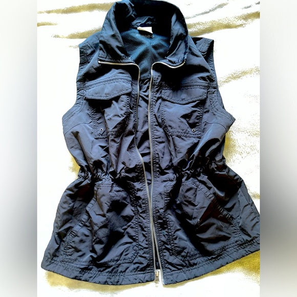 Columbia Vest - Picture 1 of 1